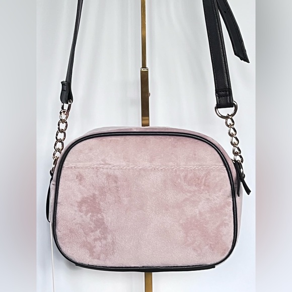 Juicy Couture Light Pink Crossbody Bag with Black Accents - Picture 4 of 13